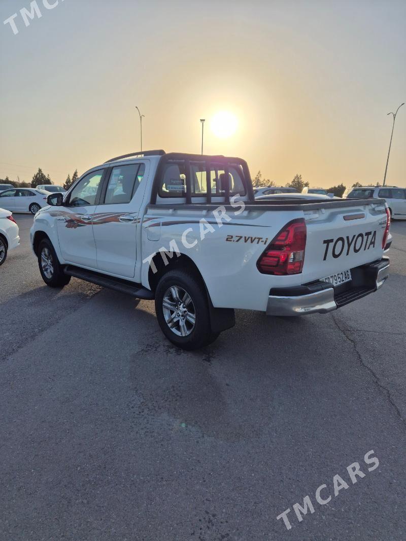 Toyota Hilux 2023 - 545 000 TMT - Ашхабад - img 3