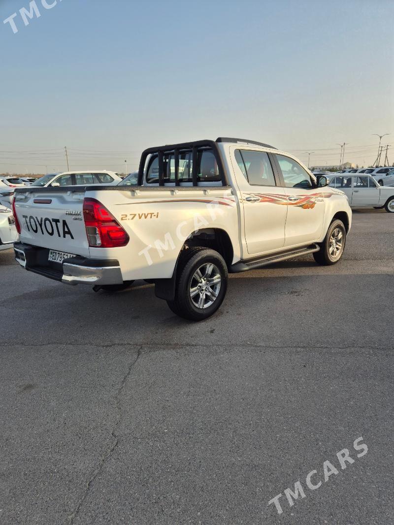 Toyota Hilux 2023 - 545 000 TMT - Ашхабад - img 2