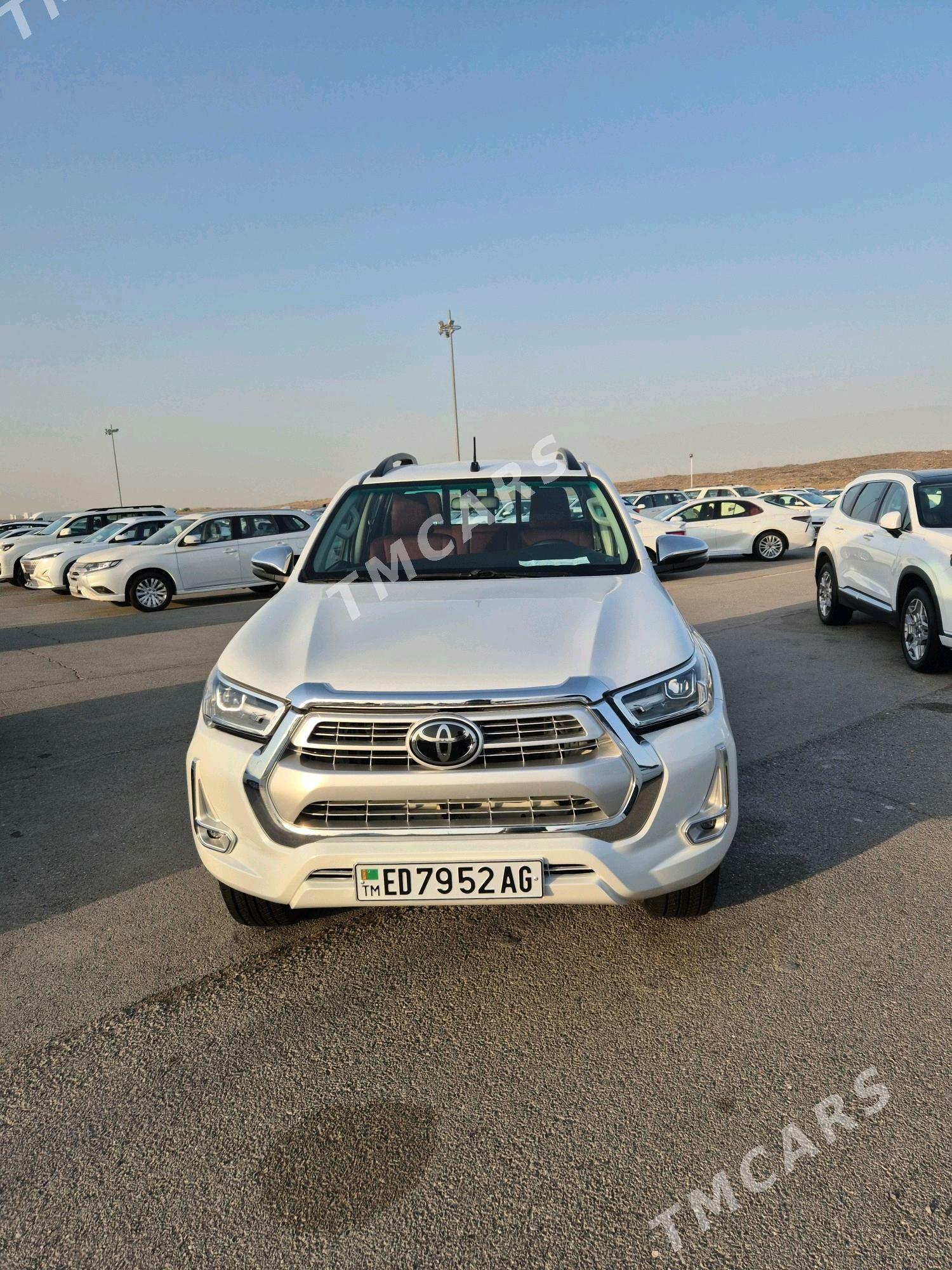 Toyota Hilux 2023 - 545 000 TMT - Ашхабад - img 5