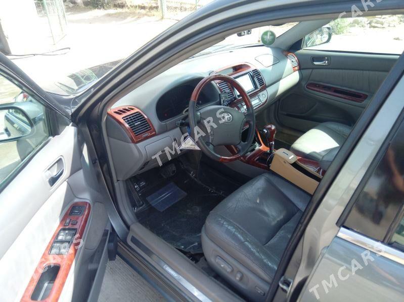 Toyota Camry 2005 - 240 000 TMT - Достлук - img 7