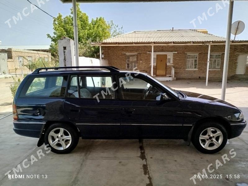 Opel Astra 1993 - 33 000 TMT - Мары - img 4