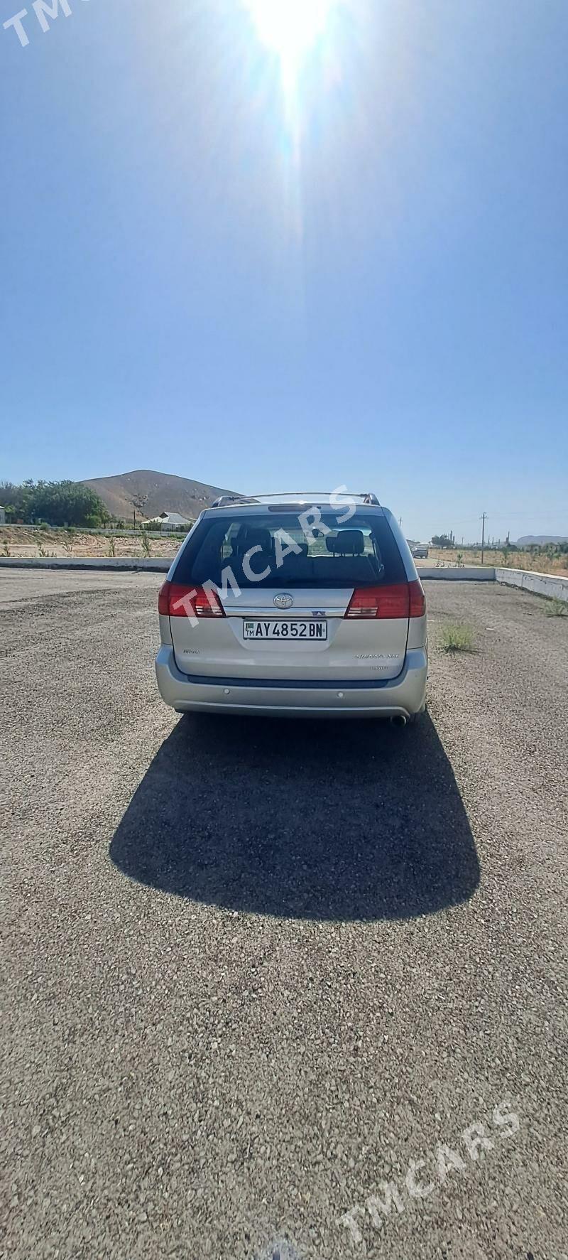 Toyota Sienna 2004 - 240 000 TMT - Türkmenbaşy - img 3