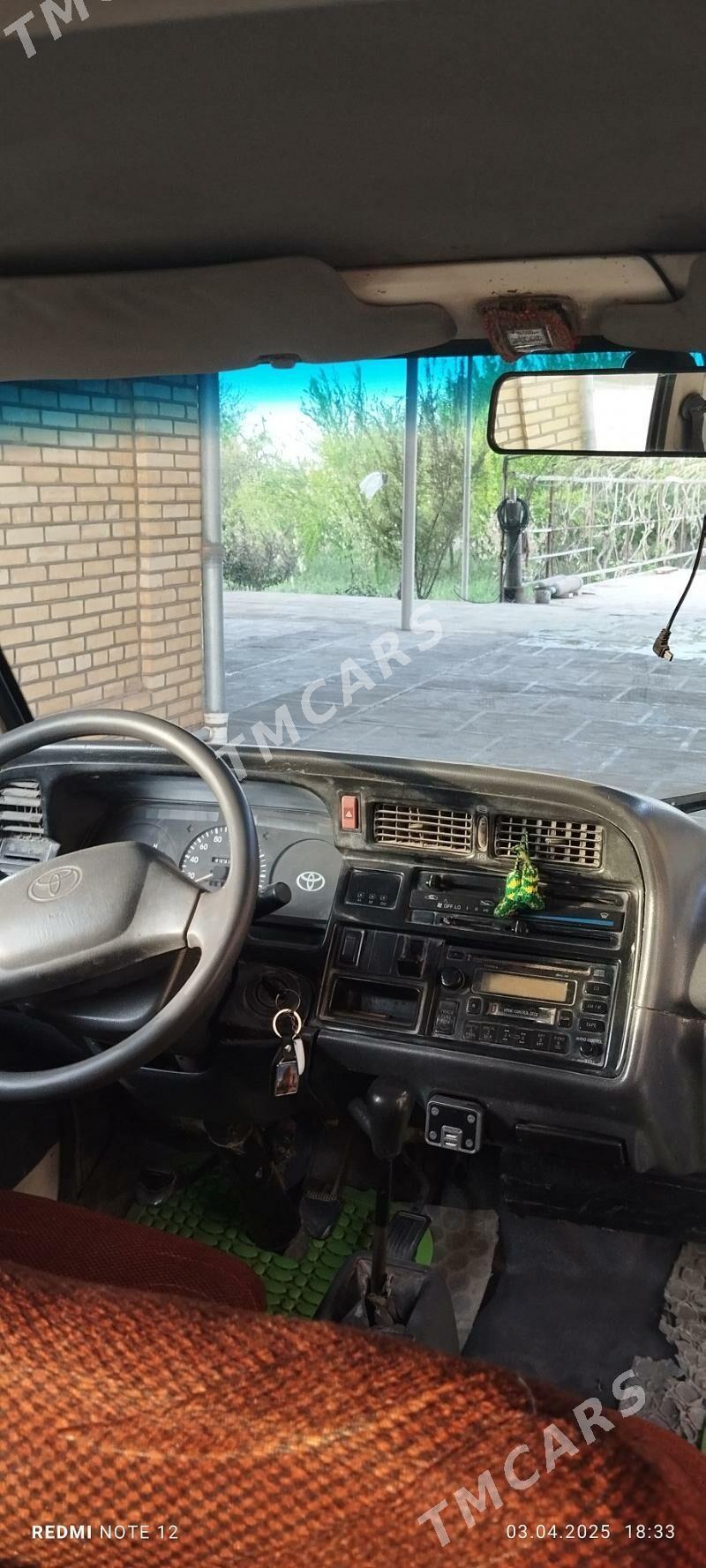Toyota Hiace 2002 - 120 000 TMT - Mary - img 3