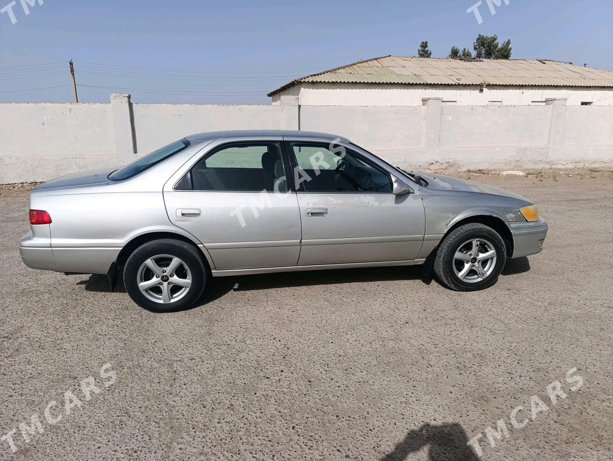 Toyota Camry 2000 - 125 000 TMT - Теджен - img 2