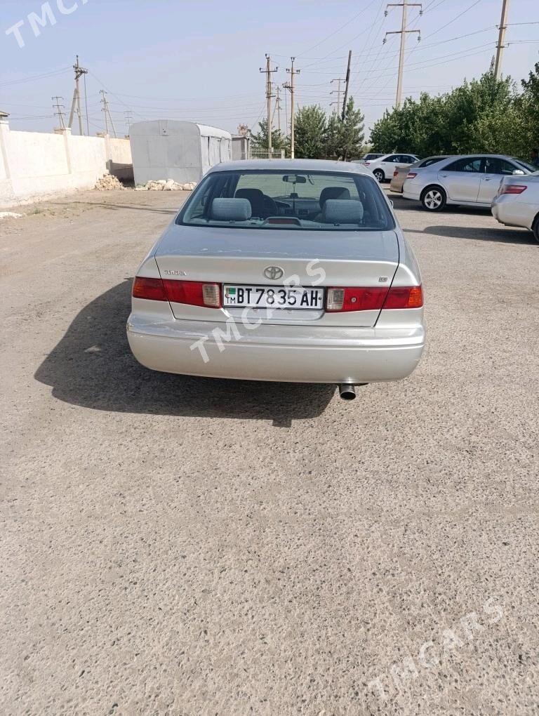 Toyota Camry 2000 - 125 000 TMT - Теджен - img 3