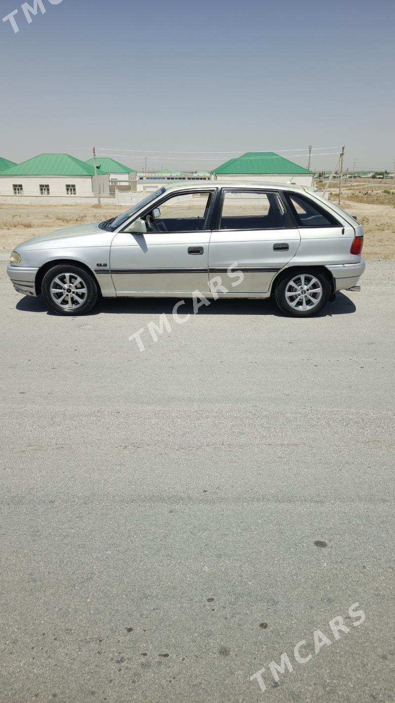 Opel Astra 1993 - 35 000 TMT - Bäherden - img 2