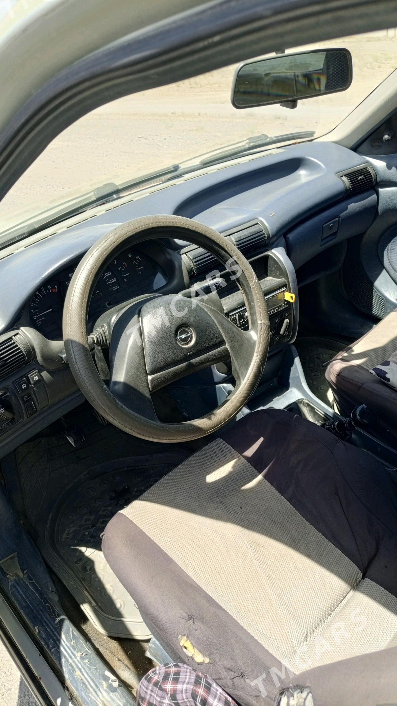 Opel Astra 1993 - 35 000 TMT - Bäherden - img 6