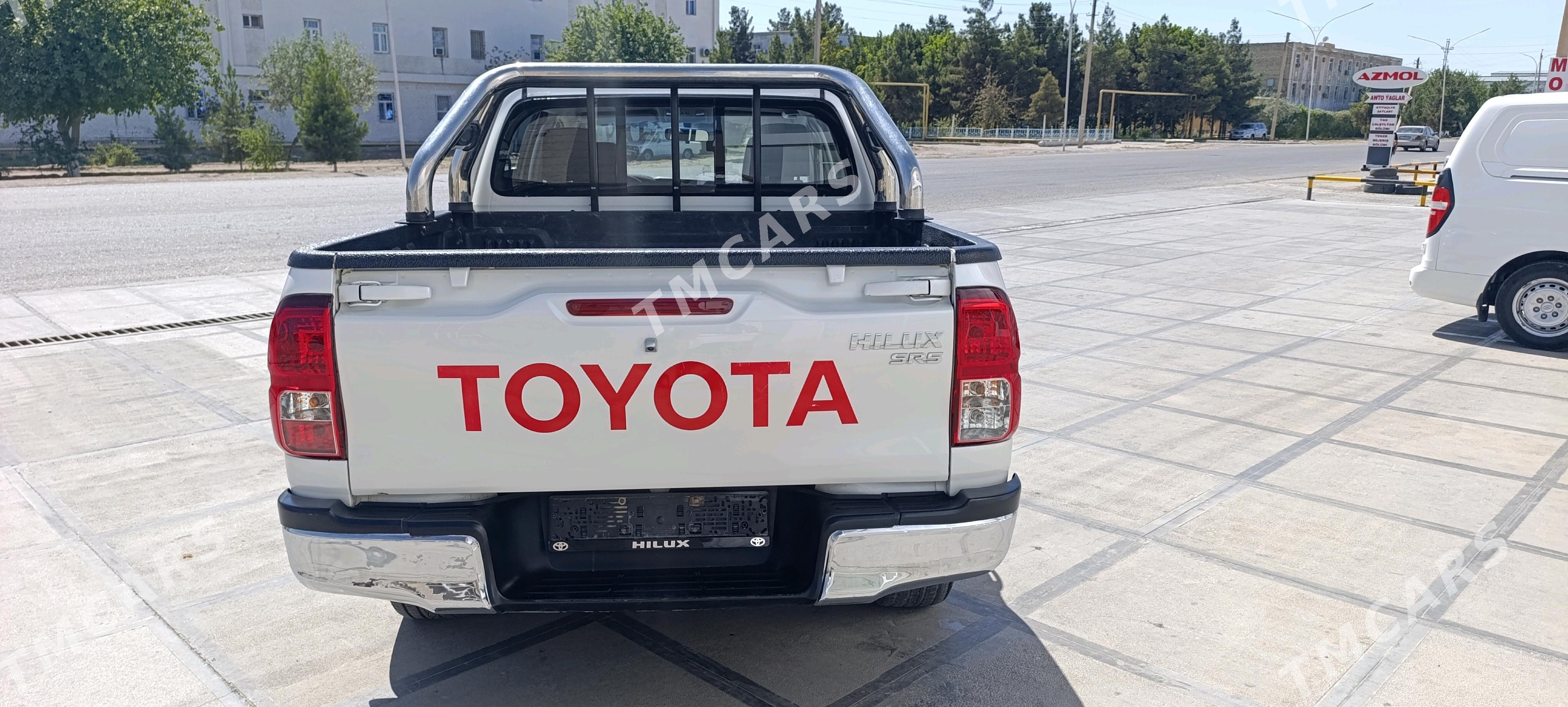 Toyota Hilux 2016 - 450 000 TMT - Мары - img 9