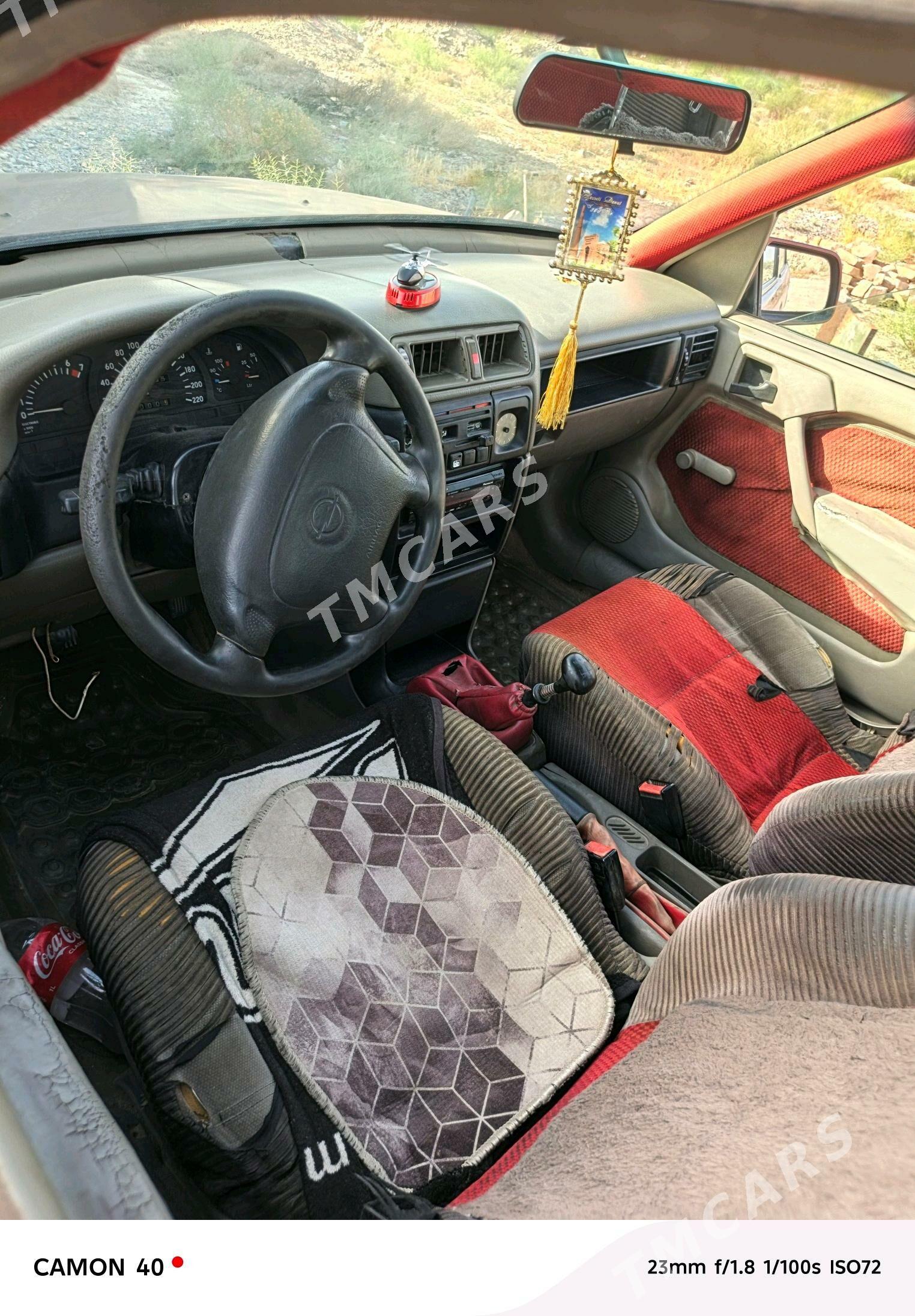 Opel Vectra 1989 - 15 000 TMT - Kaka - img 2