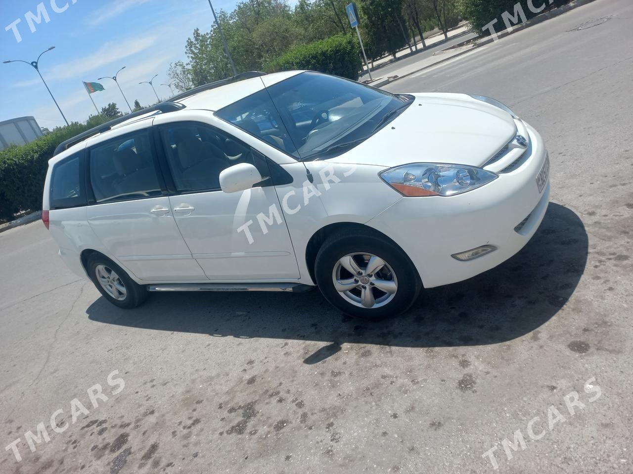Toyota Sienna 2009 - 220 000 TMT - Daşoguz - img 2