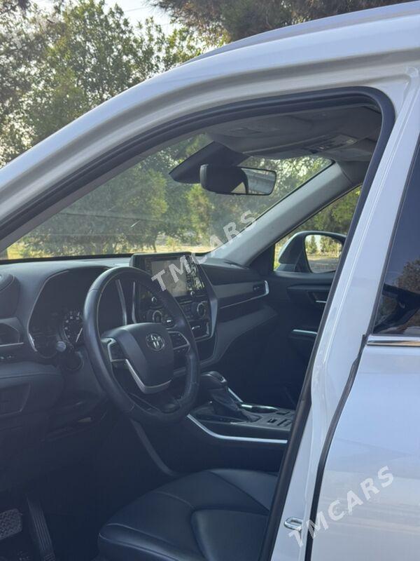 Toyota Highlander 2022 - 649 999 TMT - Мары - img 2