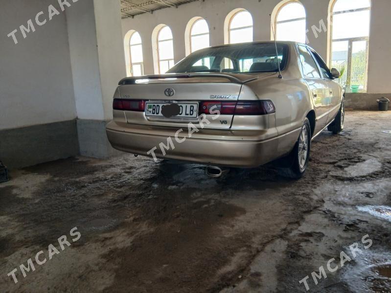 Toyota Camry 1998 - 100 000 TMT - Чарджоу - img 4