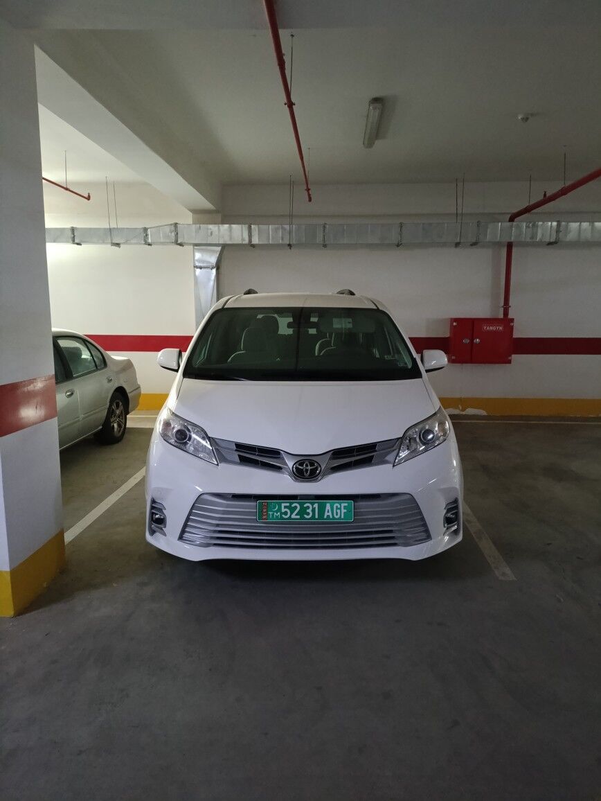 Toyota Sienna 2018 - 335 000 TMT - Büzmeýin - img 2