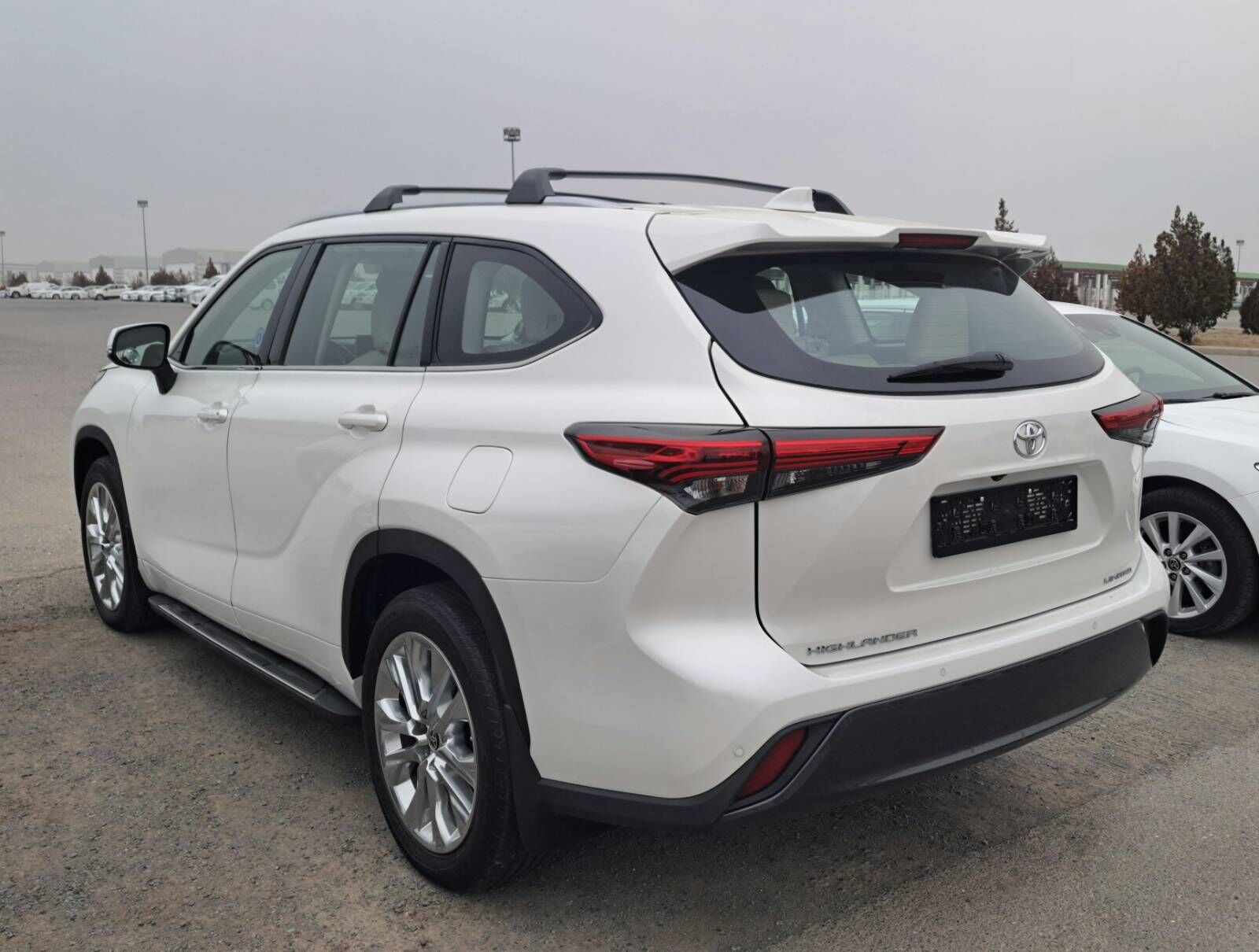 Toyota Highlander 2020 - 657 000 TMT - Ашхабад - img 4