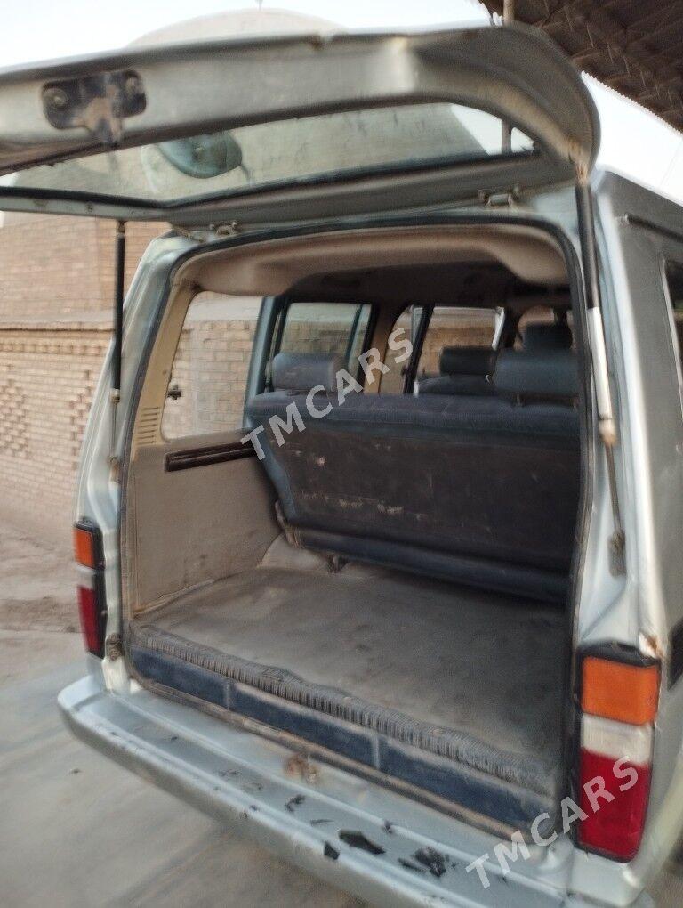 Toyota Hiace 1989 - 43 000 TMT - Сакарчага - img 2