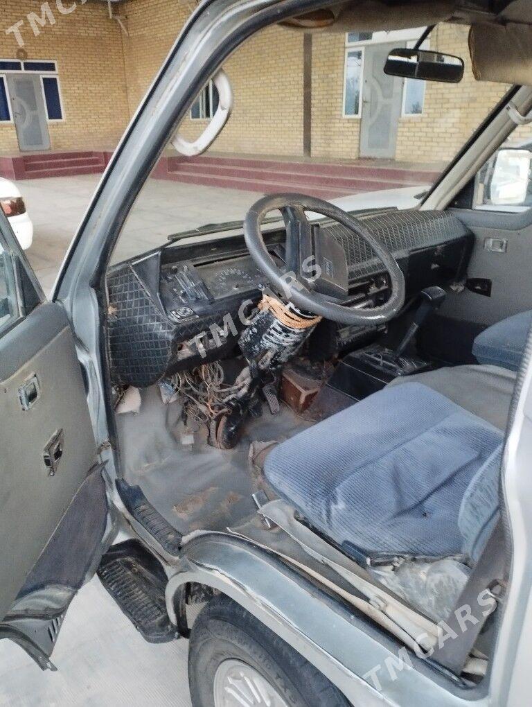Toyota Hiace 1989 - 43 000 TMT - Сакарчага - img 7