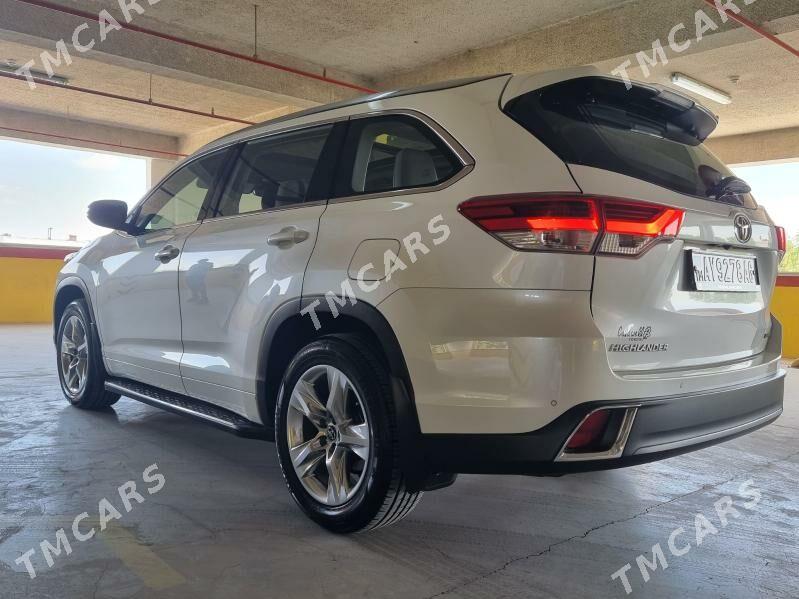 Toyota Highlander 2018 - 570 000 TMT - Ашхабад - img 8