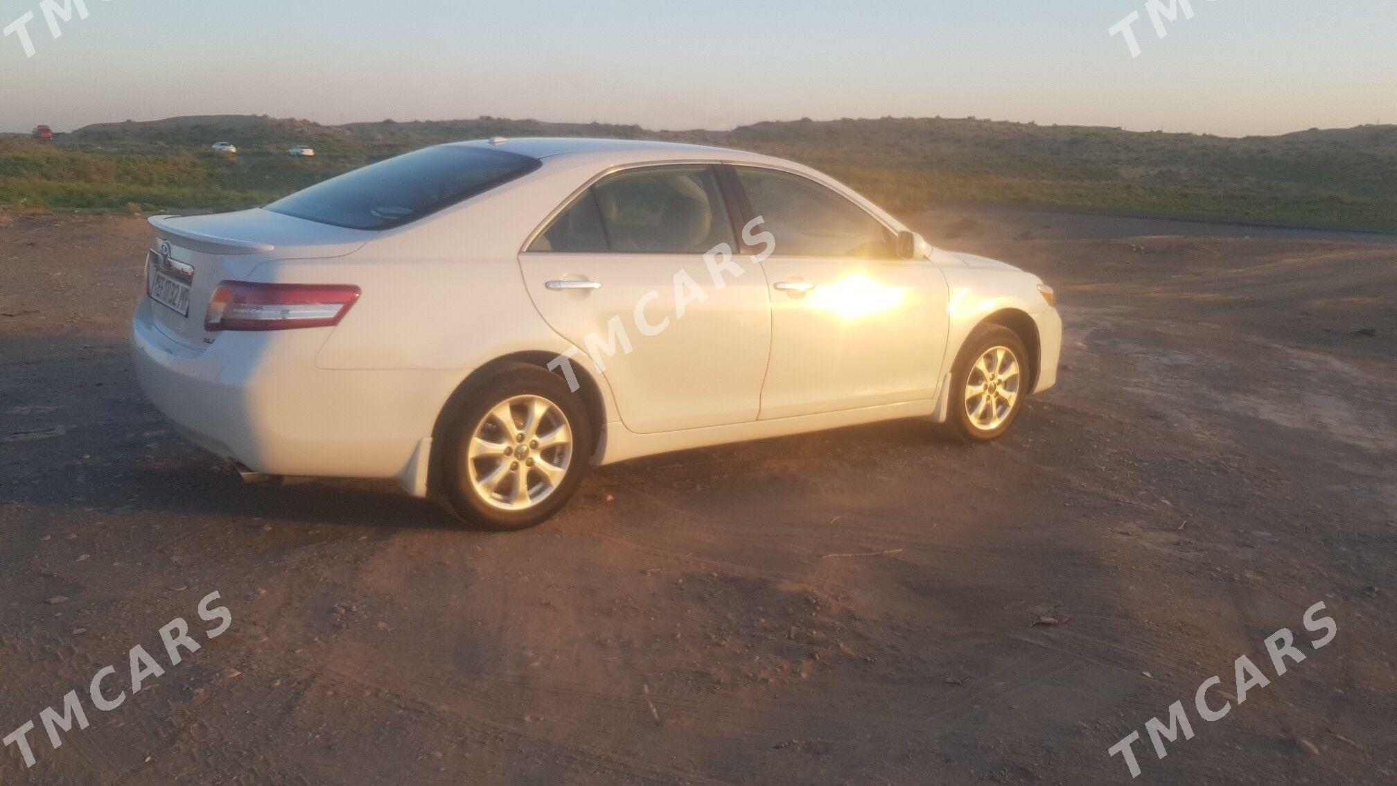 Toyota Camry 2010 - 175 000 TMT - Ёлётен - img 5