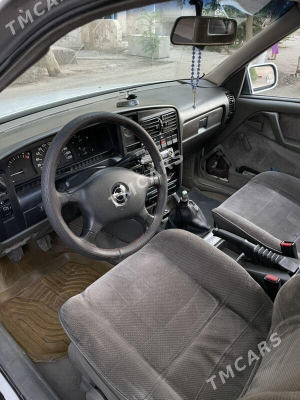 Opel Omega 1991 - 22 000 TMT - Daşoguz - img 4