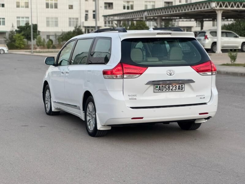 Toyota Sienna 2012 - 303 000 TMT - Ашхабад - img 4
