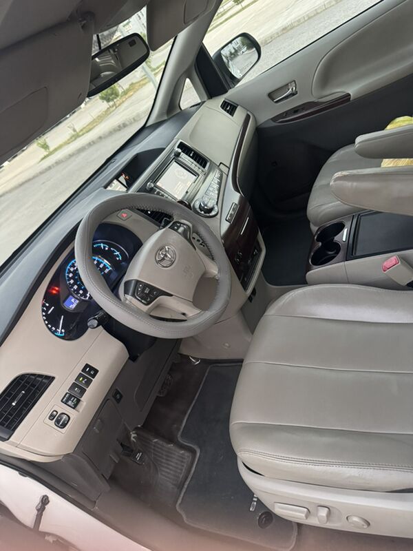 Toyota Sienna 2012 - 303 000 TMT - Ашхабад - img 8