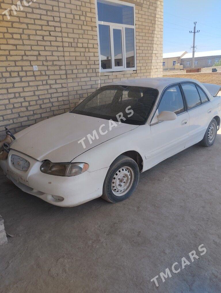 Hyundai Sonata 1998 - 15 000 TMT - Halaç - img 4