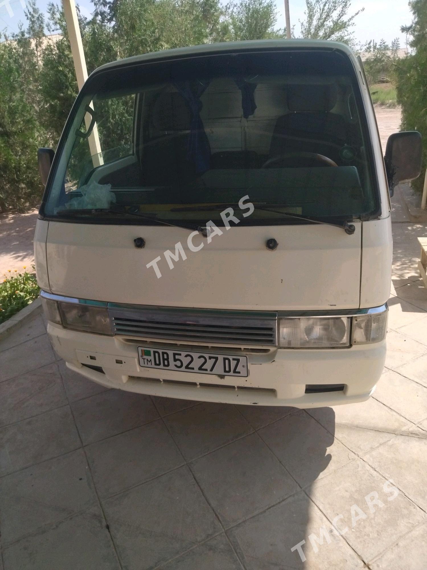 Toyota Hiace 1999 - 85 000 TMT - Türkmenbaşy etr. - img 3