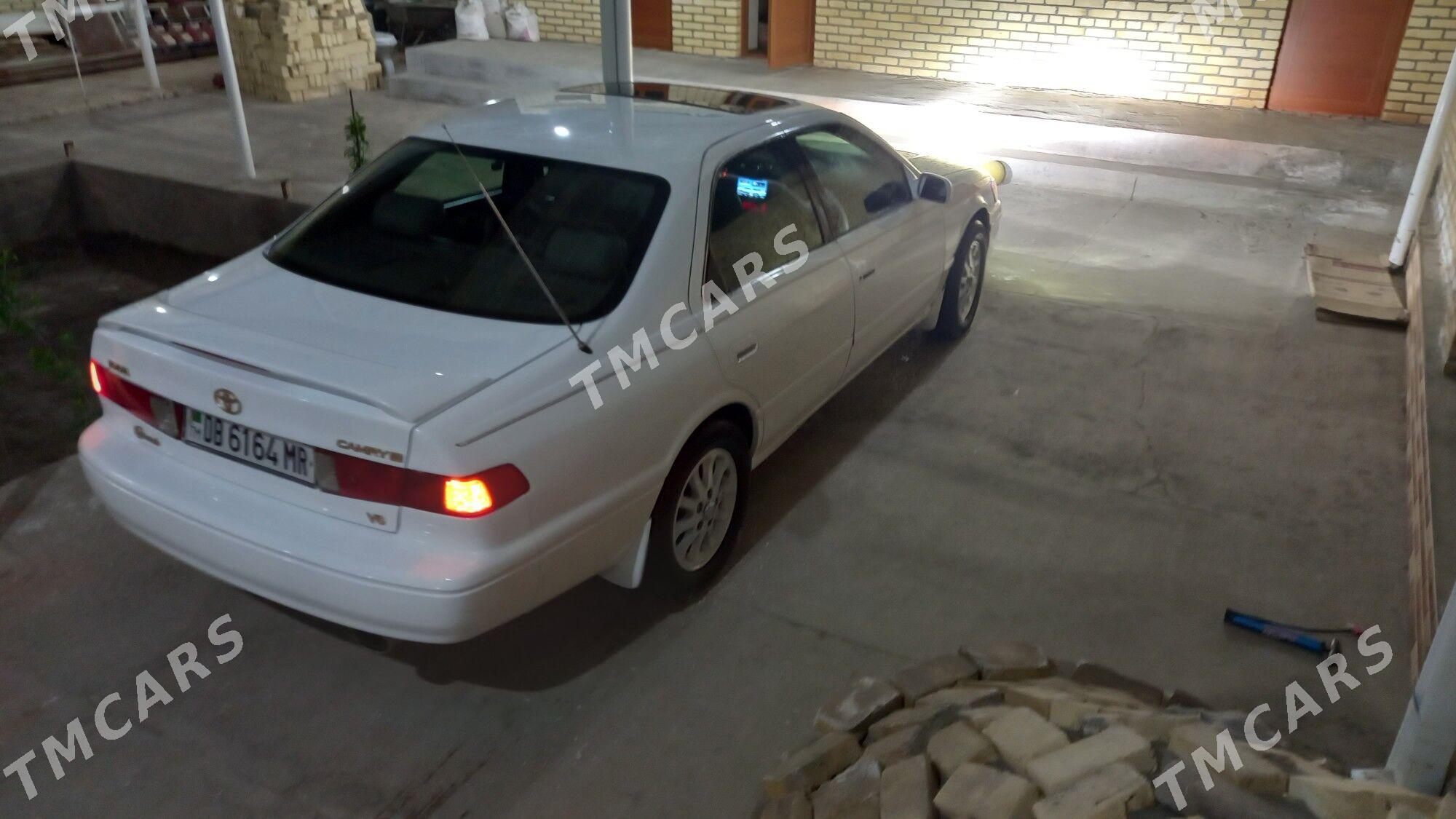 Toyota Camry 1998 - 150 000 TMT - Байрамали - img 2