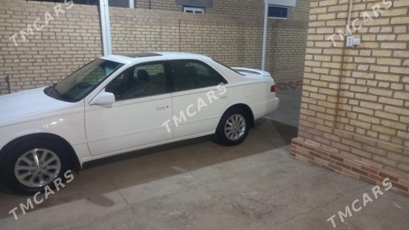 Toyota Camry 1998 - 150 000 TMT - Байрамали - img 5
