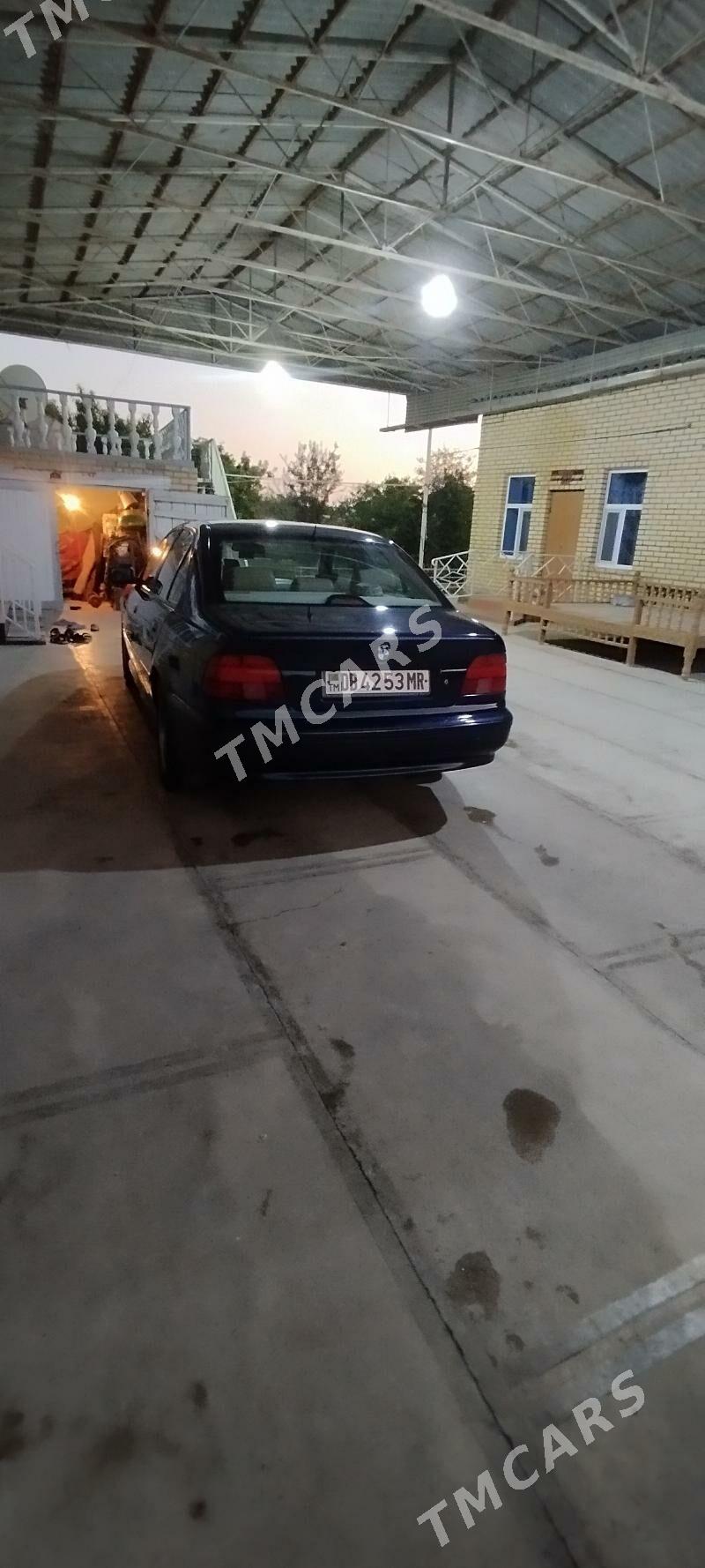 BMW E39 1999 - 130 000 TMT - Мары - img 10