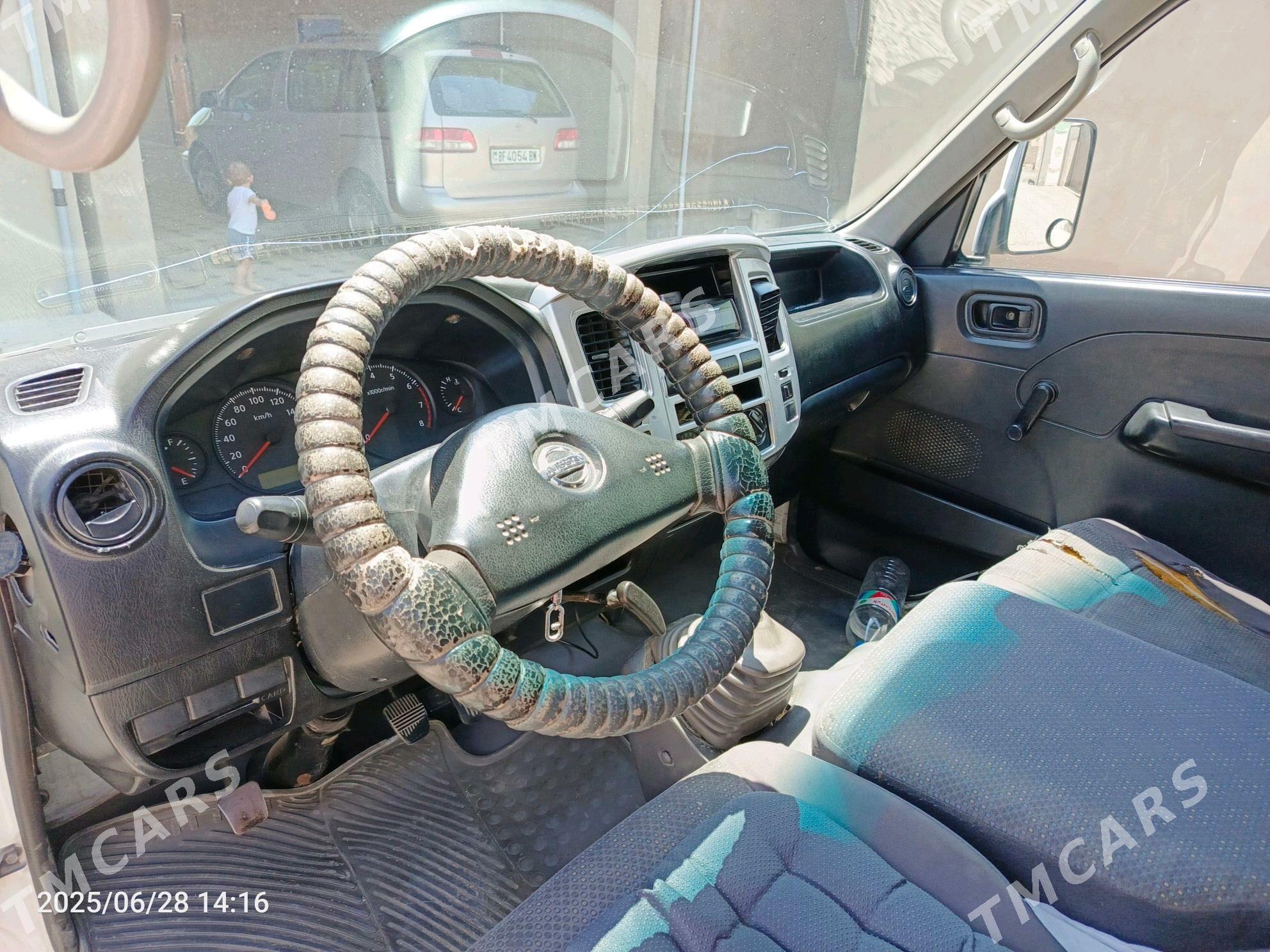 Nissan Urvan 2008 - 120 000 TMT - Туркменбаши - img 2