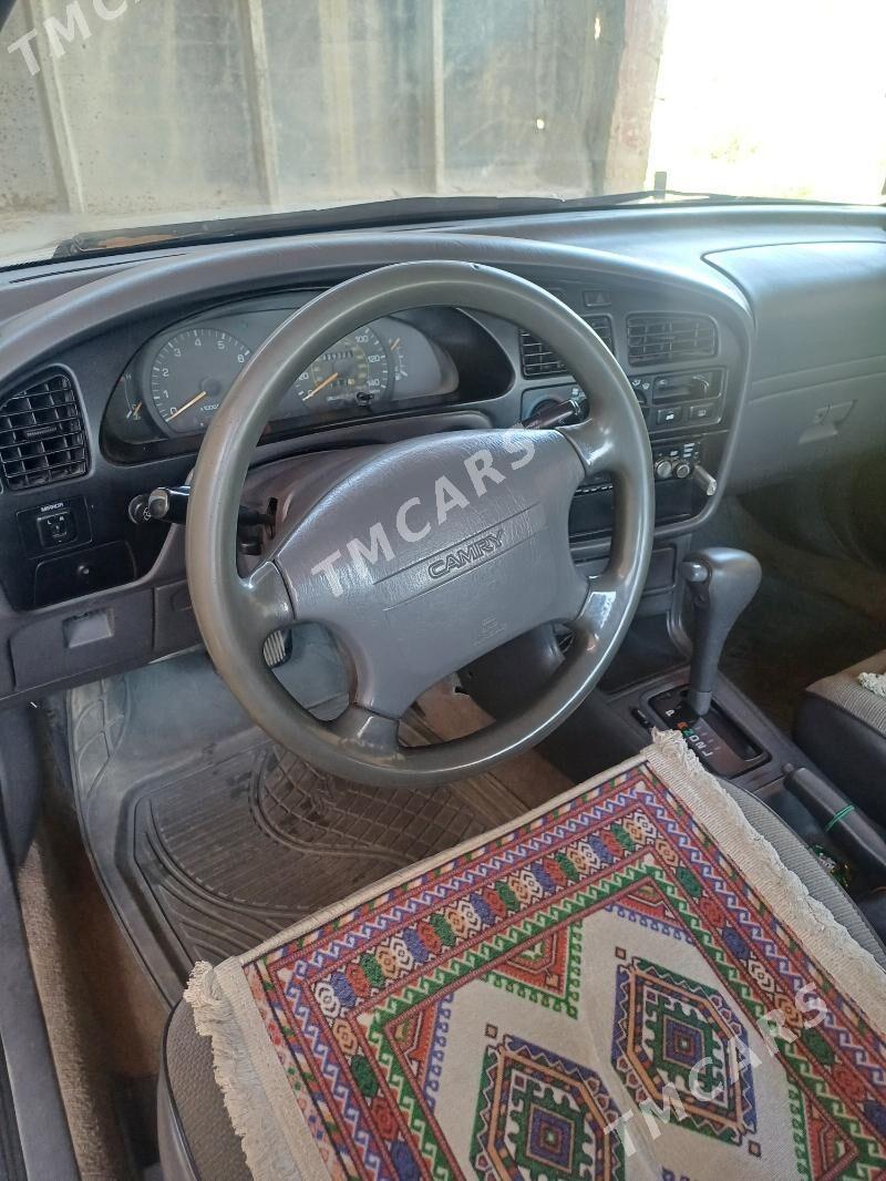 Toyota Camry 1995 - 75 000 TMT - Сакар - img 3