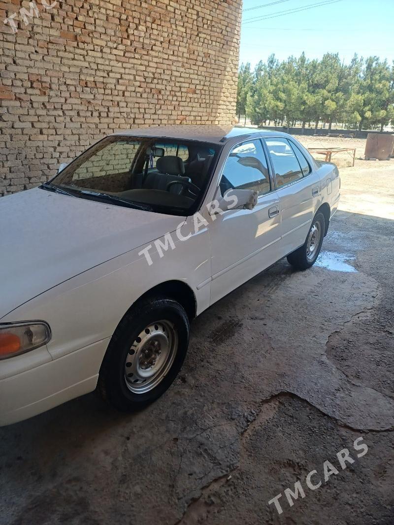 Toyota Camry 1995 - 75 000 TMT - Сакар - img 5