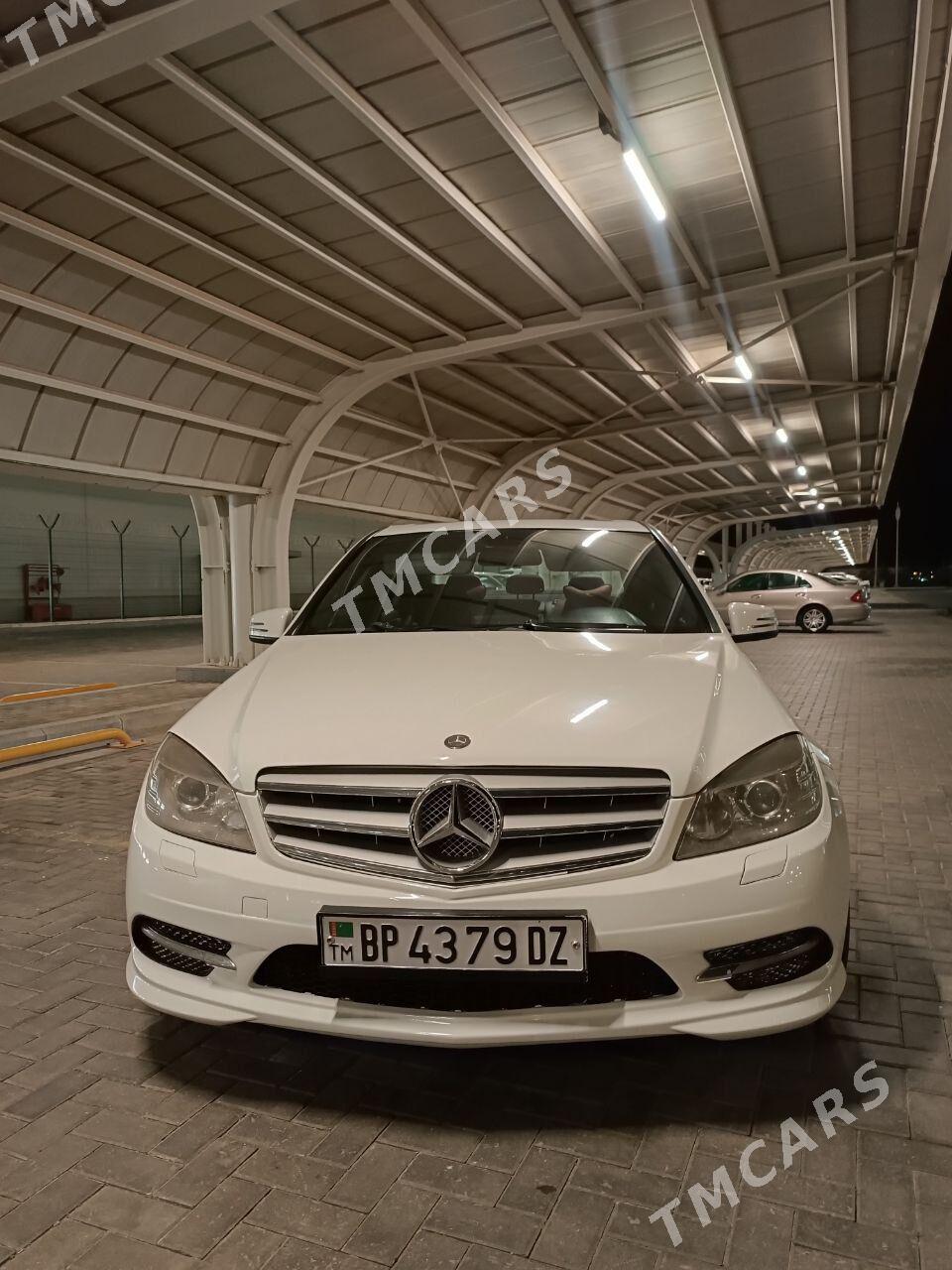 Mercedes-Benz C300 2010 - 200 000 TMT - Туркменабат - img 3