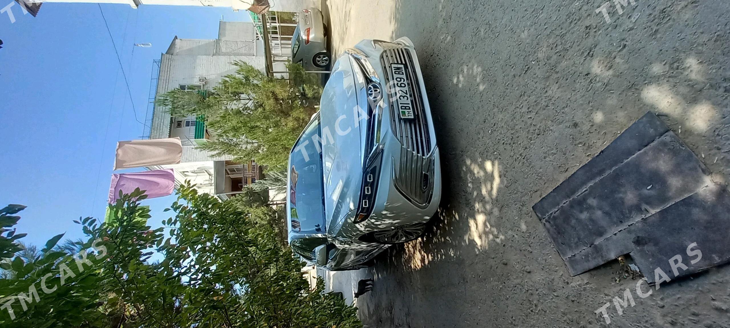 Toyota Camry Hybrid 2020 - 250 000 TMT - Туркменбаши - img 4