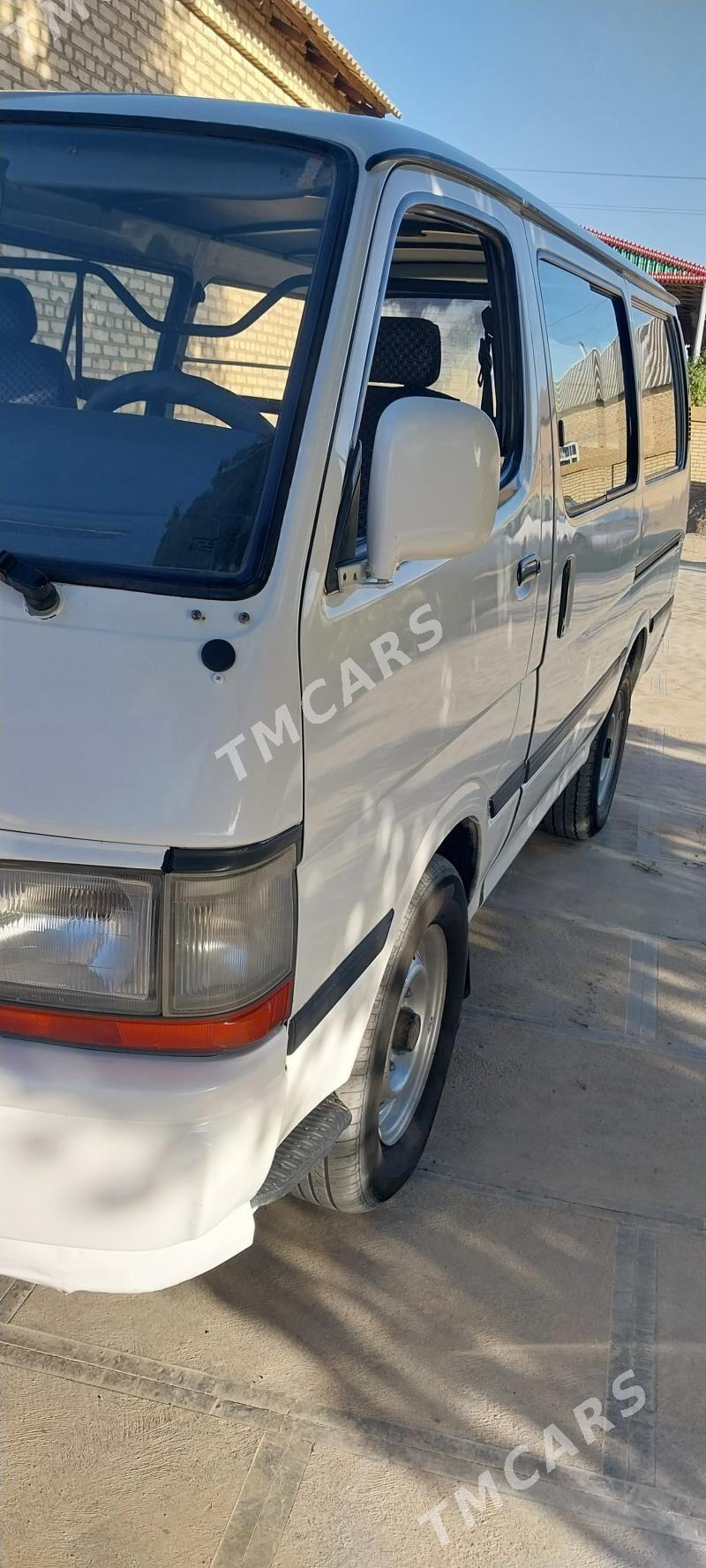 Toyota Hiace 1995 - 85 000 TMT - Мары - img 2