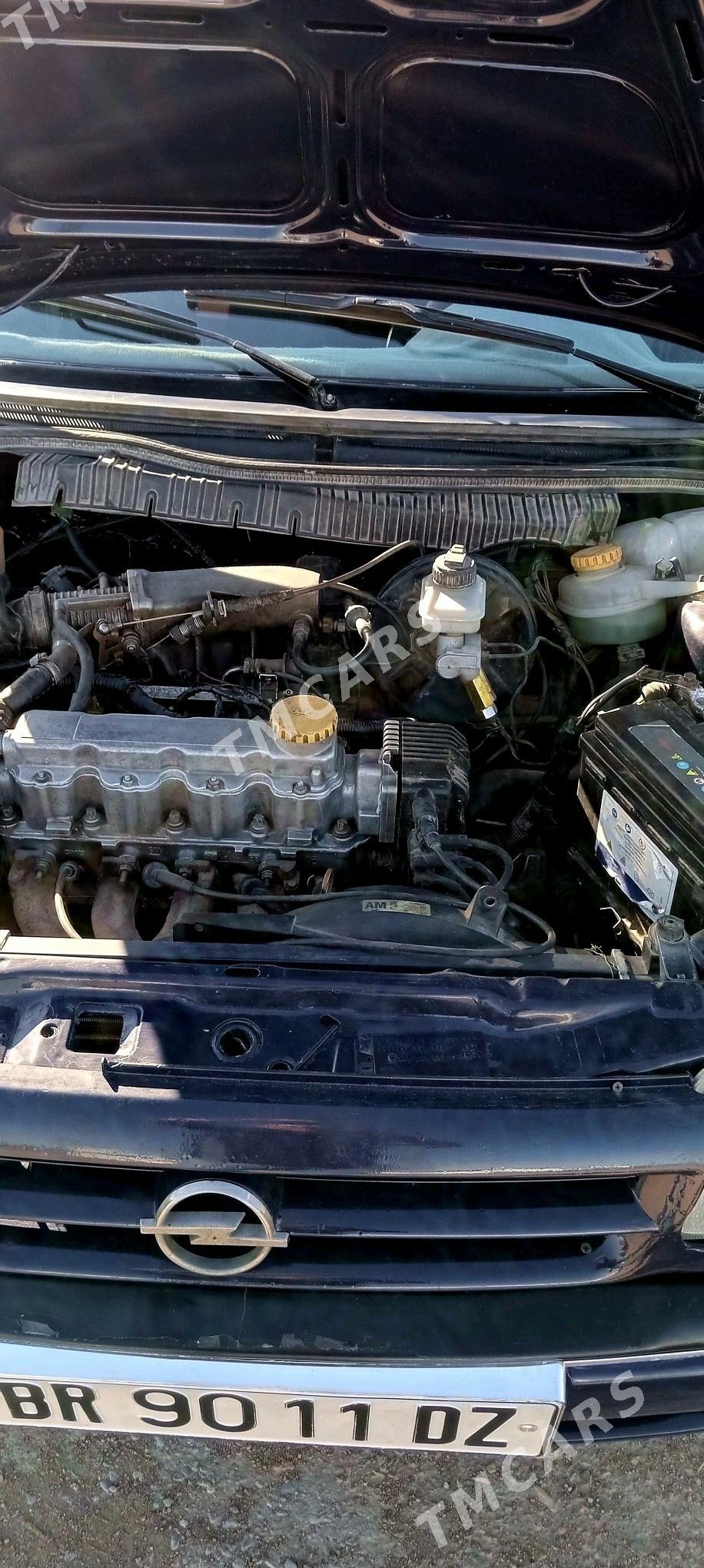 Opel Astra 1993 - 36 000 TMT - Дашогуз - img 3