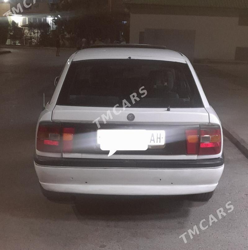 Opel Vectra 1994 - 28 000 TMT - Гёкдже - img 2