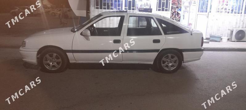 Opel Vectra 1994 - 28 000 TMT - Гёкдже - img 4