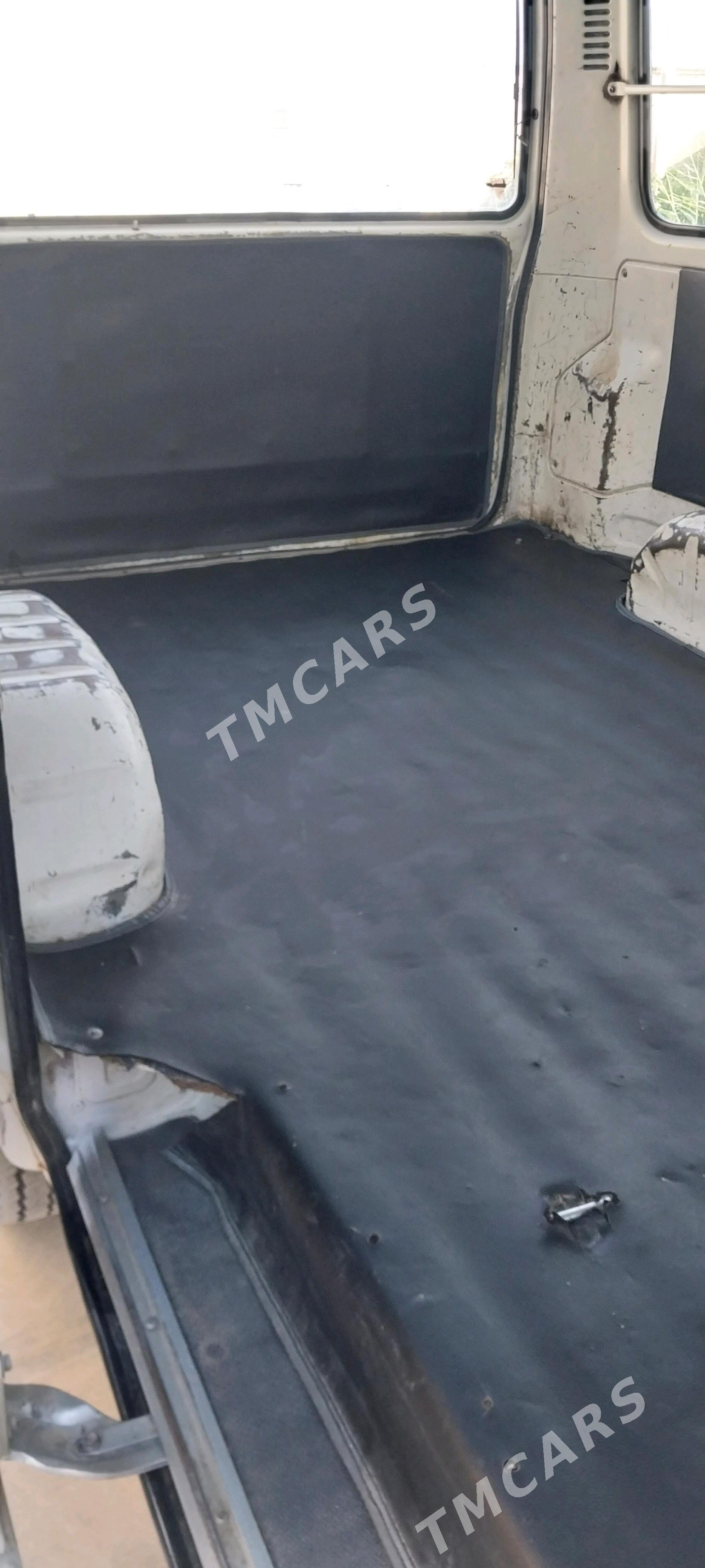 Toyota Hiace 1995 - 85 000 TMT - Мары - img 5