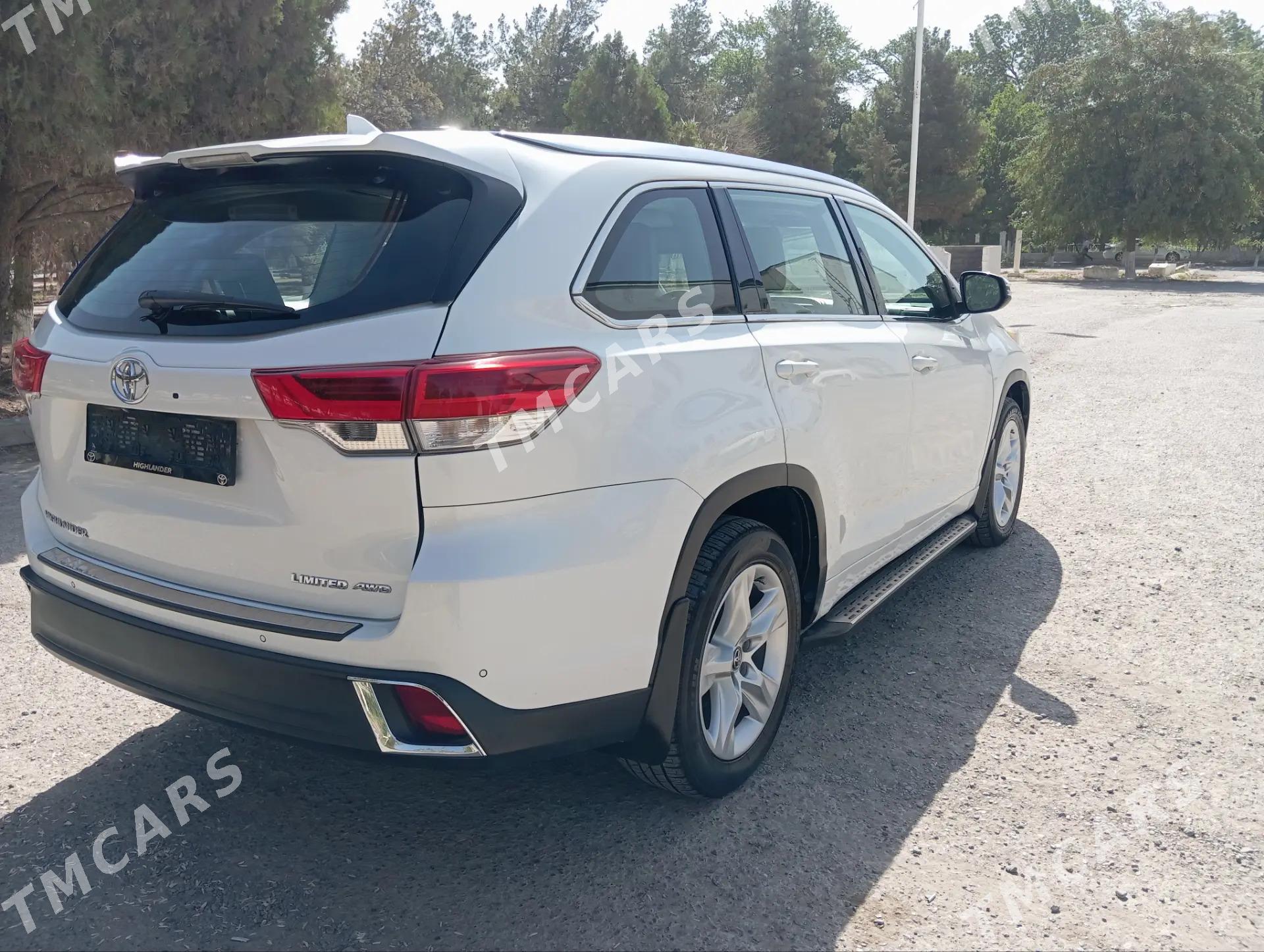 Toyota Highlander 2018 - 455 000 TMT - Aşgabat - img 3