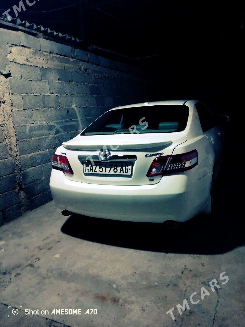 Toyota Camry 2011 - 200 000 TMT - Гарадамак - img 2