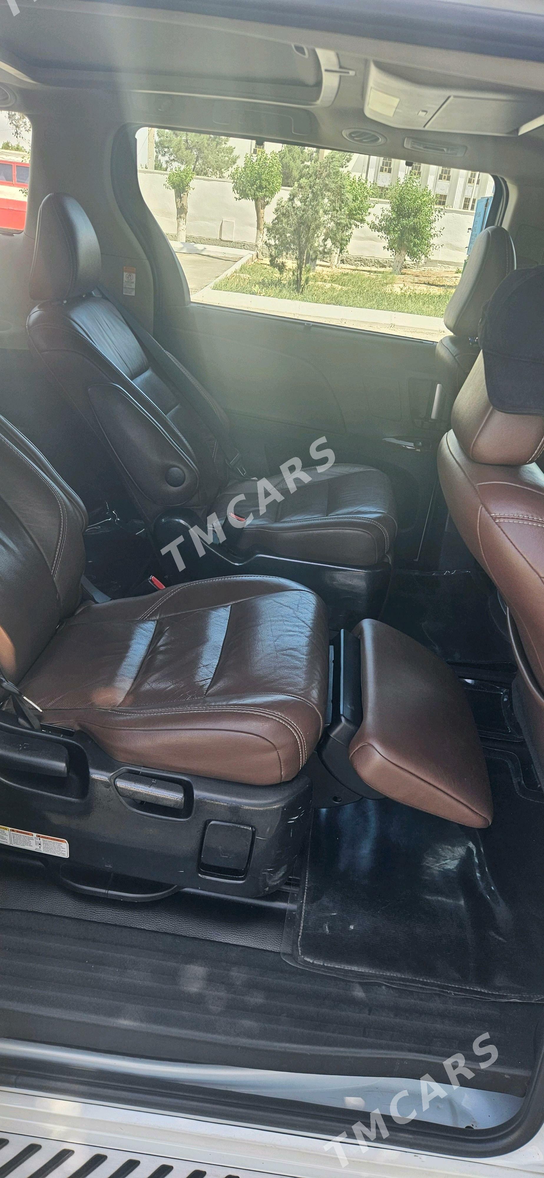 Toyota Sienna 2017 - 500 000 TMT - Änew - img 7