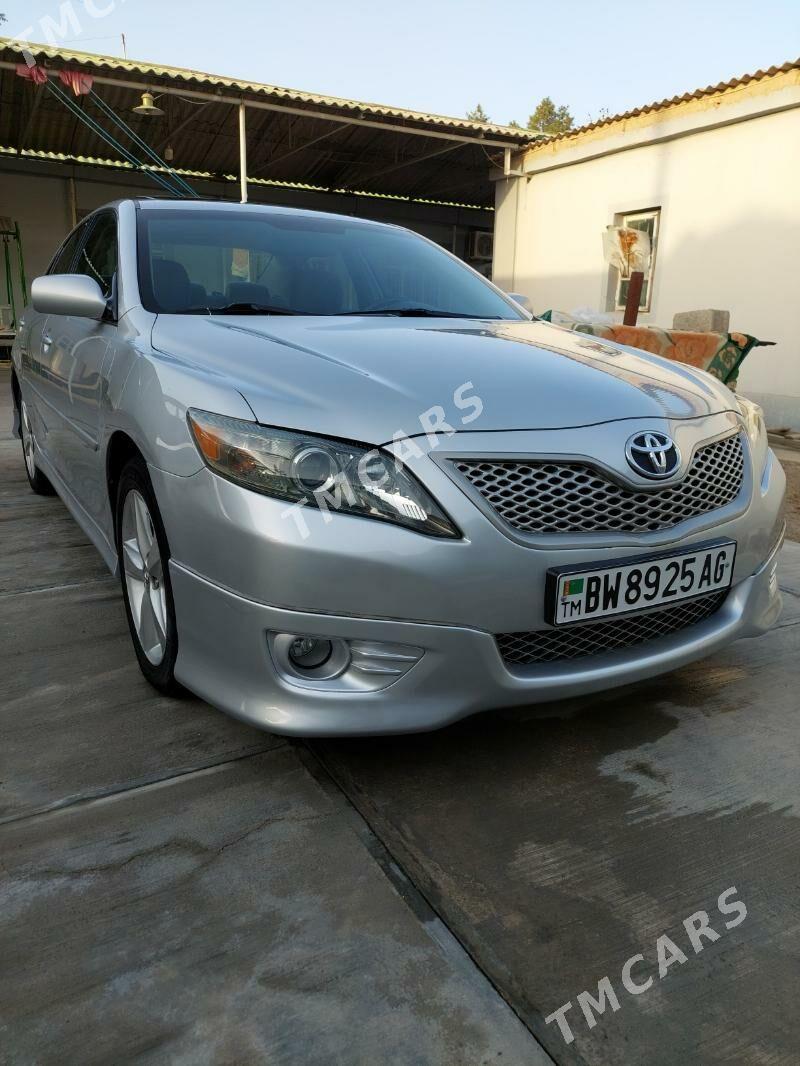 Toyota Camry 2010 - 215 000 TMT - Бузмеин - img 3