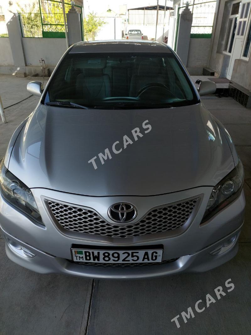 Toyota Camry 2010 - 215 000 TMT - Бузмеин - img 5