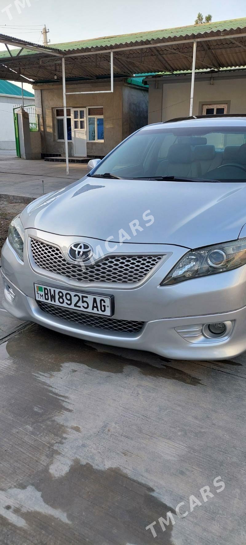 Toyota Camry 2010 - 215 000 TMT - Бузмеин - img 6