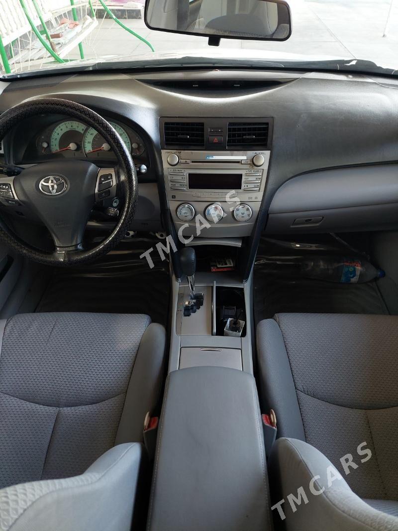 Toyota Camry 2010 - 215 000 TMT - Бузмеин - img 9