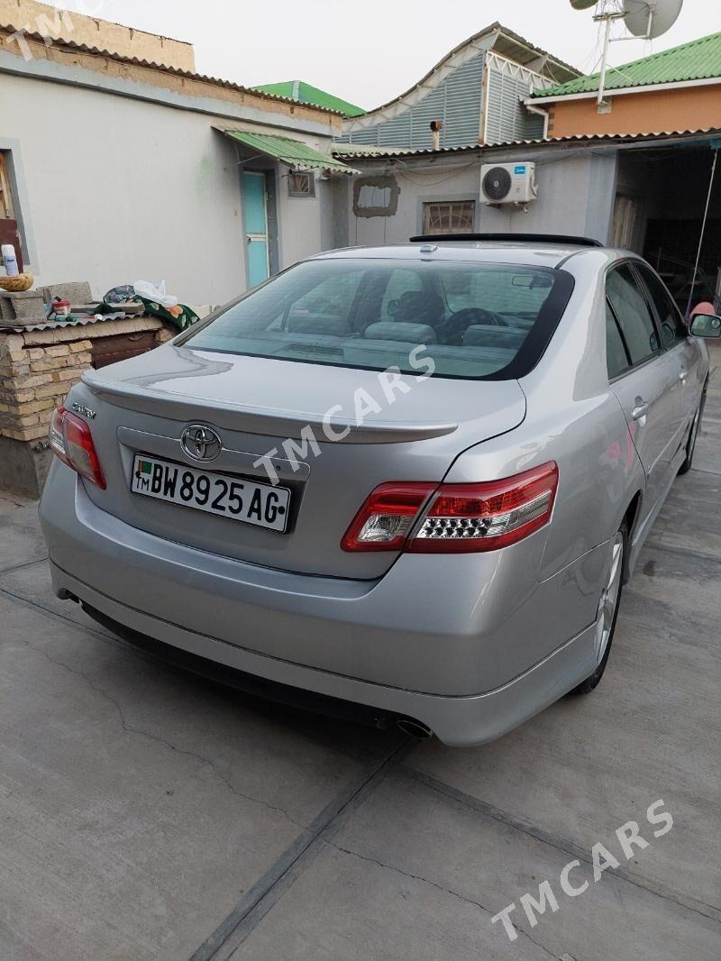 Toyota Camry 2010 - 215 000 TMT - Бузмеин - img 10