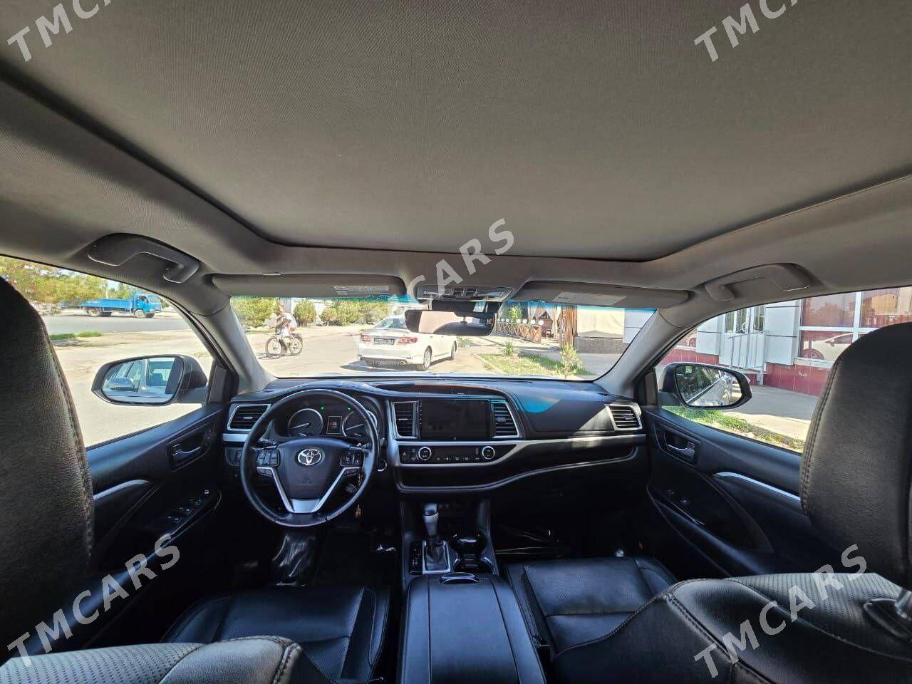 Toyota Highlander 2019 - 460 000 TMT - Туркменабат - img 4