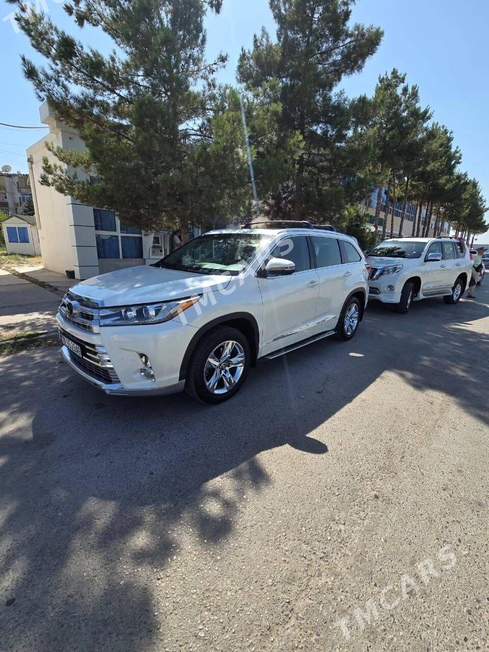 Toyota Highlander 2019 - 460 000 TMT - Туркменабат - img 8